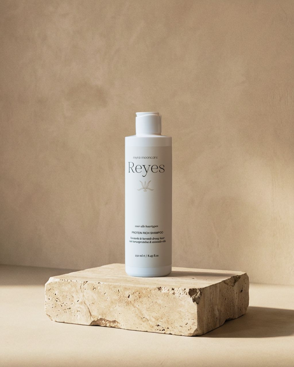 Protein Rich Shampoo Myra Mooncare Reyes Krullen Haarproduct Luxe Verzorging